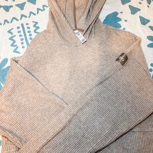 ALO Yoga Light Lavender Ribbed Pullover